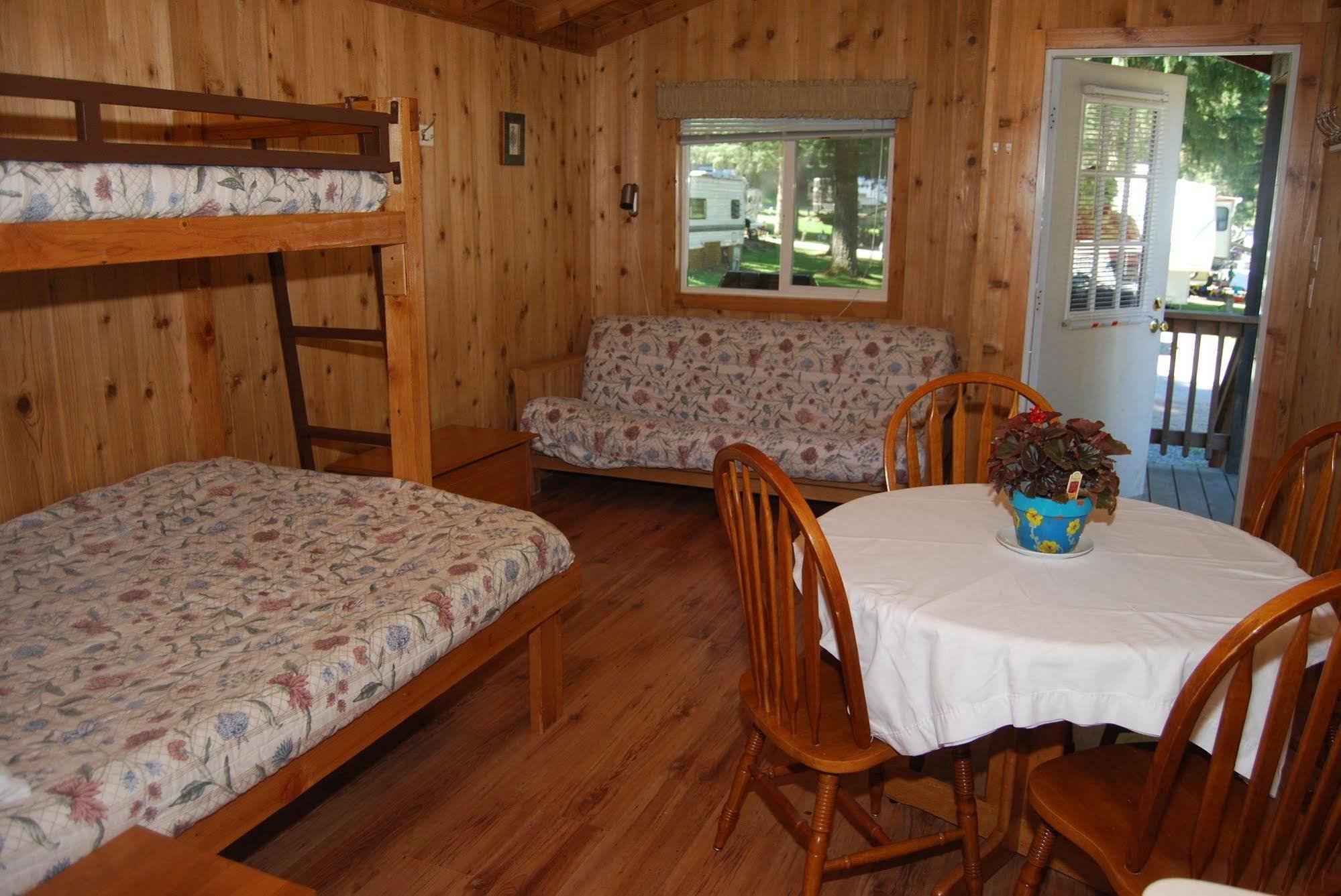 Thunderbird Rv & Camping Resort Monroe Exteriör bild